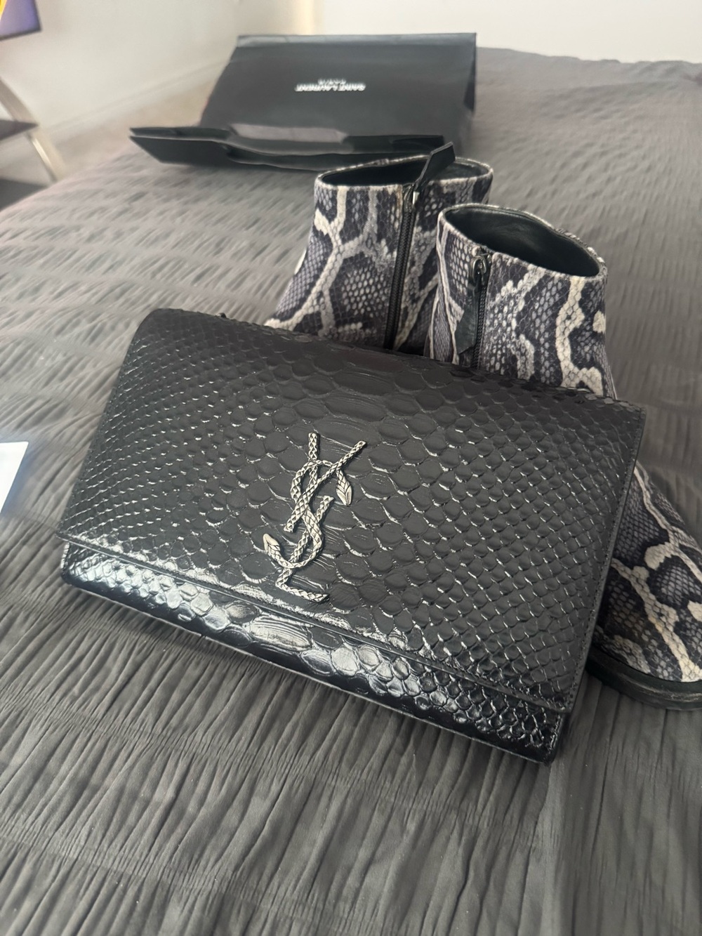 Uber Rare sepent logo YSL medium Kate bag